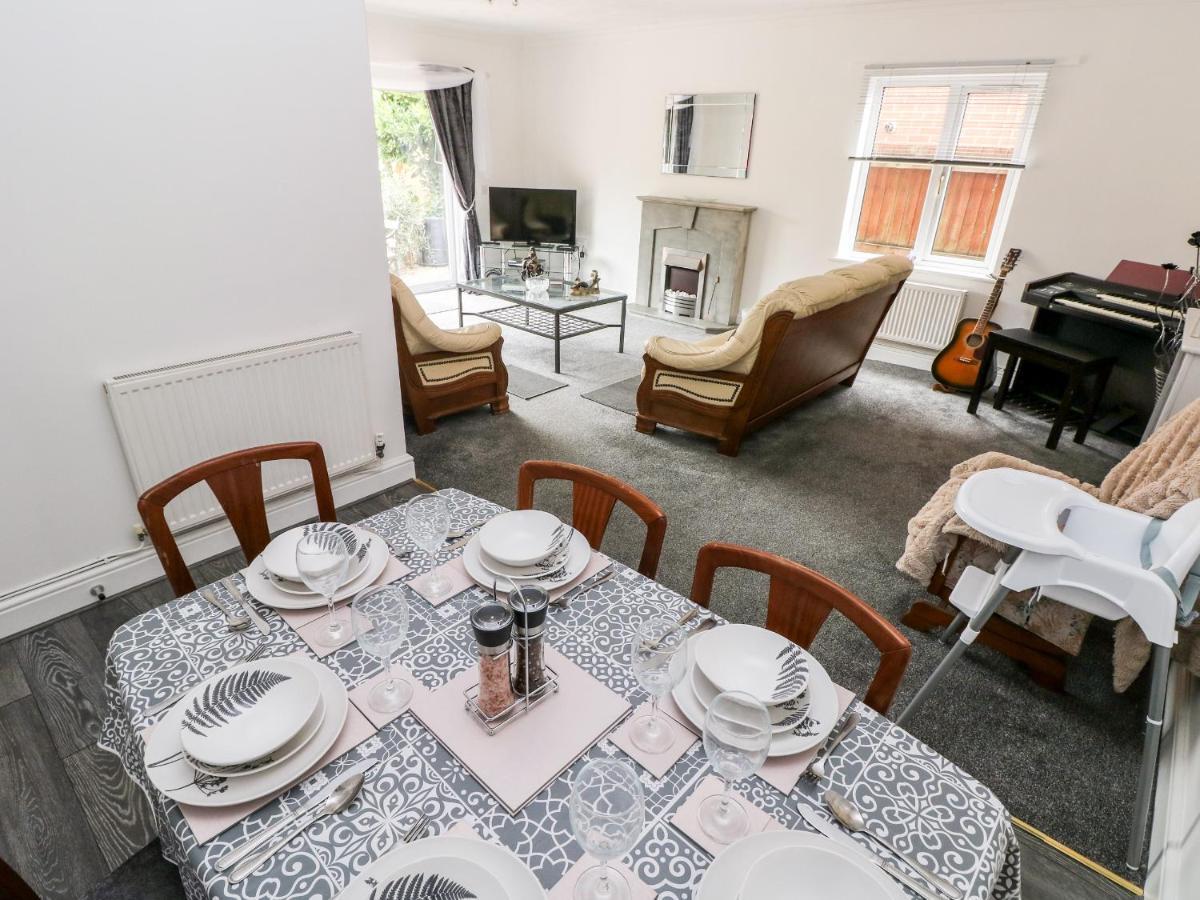 23 Charles Thomas Avenue Βίλα Pembroke Dock Εξωτερικό φωτογραφία