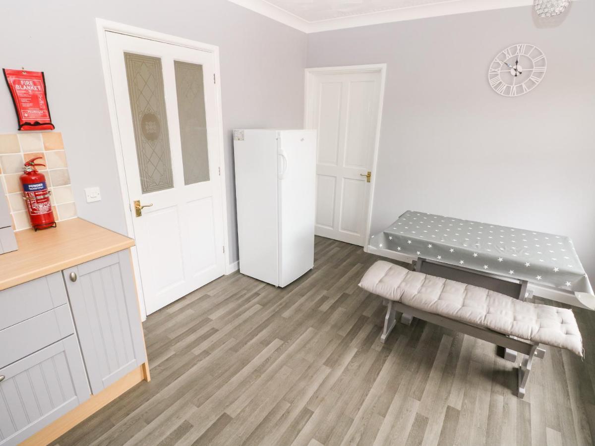 23 Charles Thomas Avenue Βίλα Pembroke Dock Εξωτερικό φωτογραφία